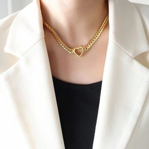 New 18k gold plated heart pendant necklace.